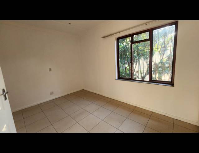 6 BEDROOM HOUSE FOR SALE IN UVONGO